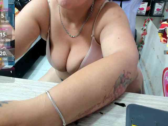 Alisson_Queen webcam