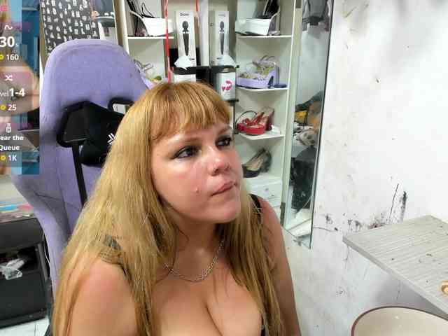 Alisson_Queen webcam