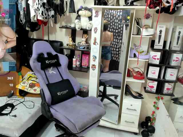 Alisson_Queen webcam