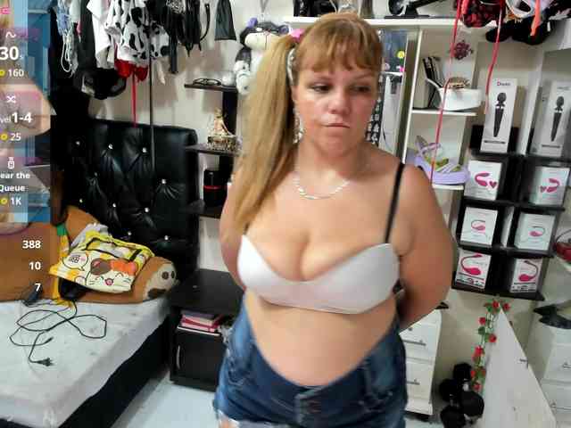 Alisson_Queen webcam