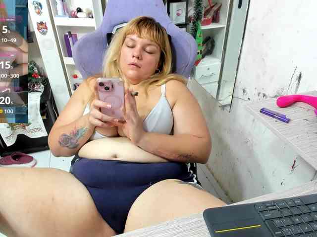 Alisson_Queen webcam