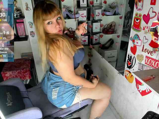 Alisson_Queen webcam