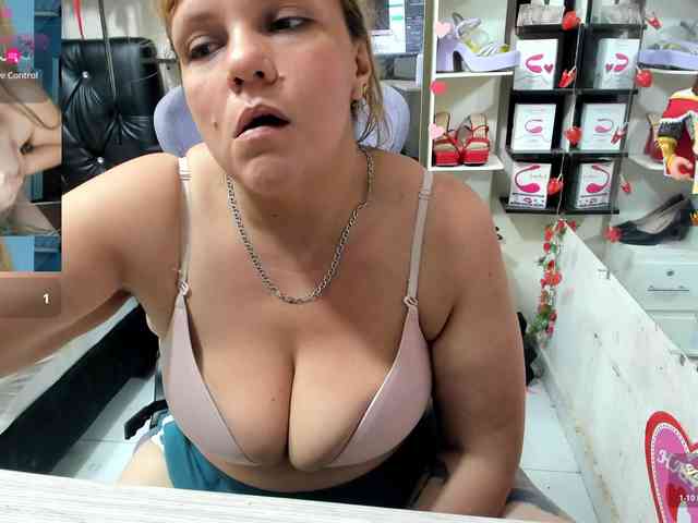 Alisson_Queen webcam