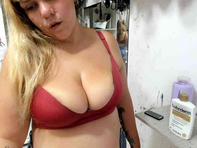 Alisson_Queen webcam