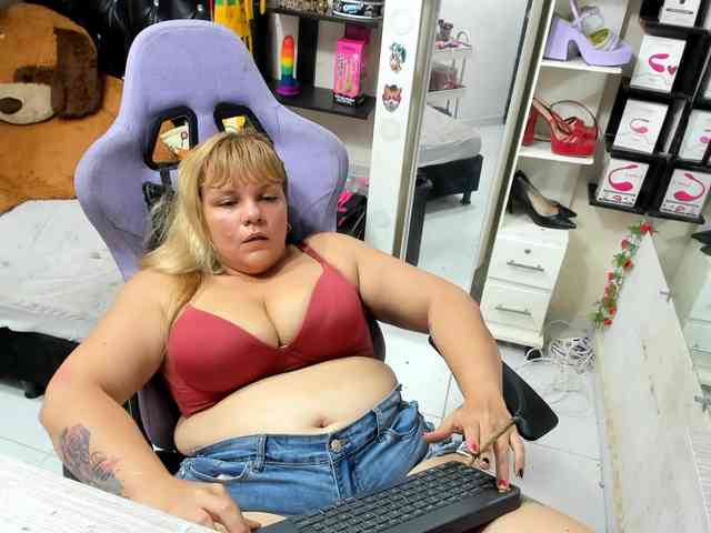 Alisson_Queen webcam