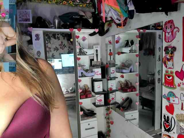 Alisson_Queen webcam