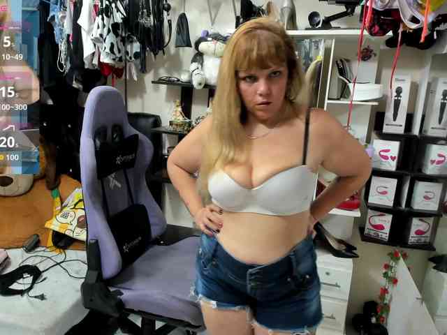 Alisson_Queen webcam