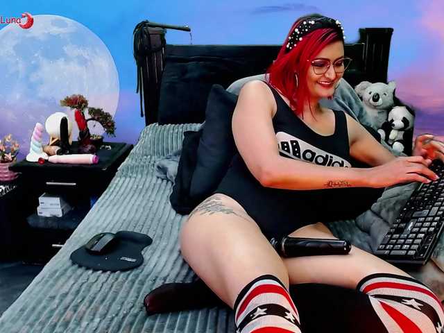 Hanna-Luna's BongaCams show and profile