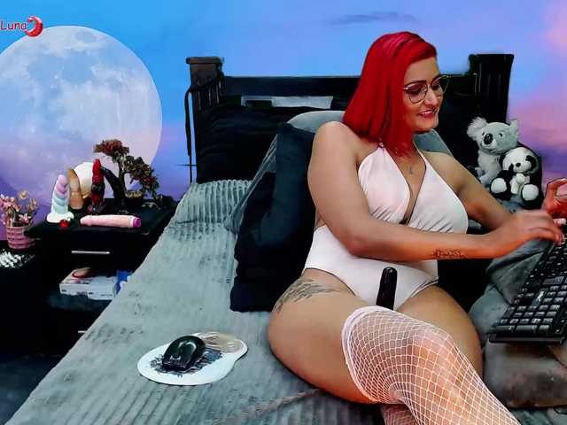  Hanna-Luna chat room