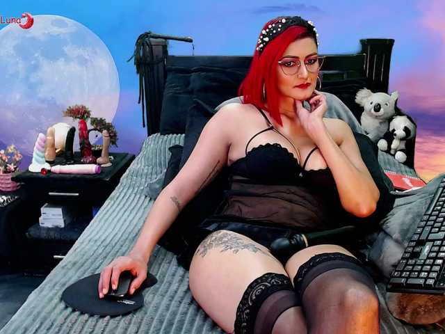 Hanna-Luna's BongaCams show and profile