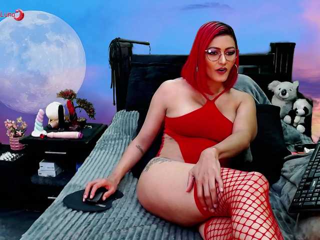 Hanna-Luna's BongaCams show and profile