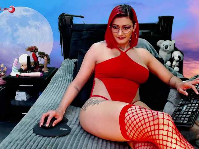Hanna-Luna's BongaCams show and profile