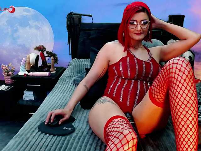 Hanna-Luna's BongaCams show and profile
