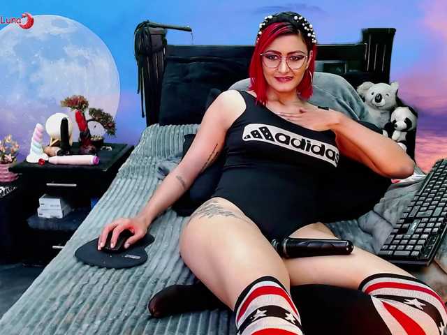 Hanna-Luna's BongaCams show and profile