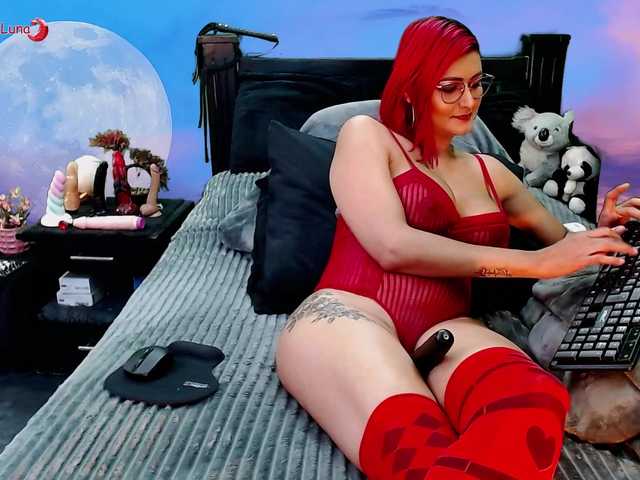 Hanna-Luna's BongaCams show and profile