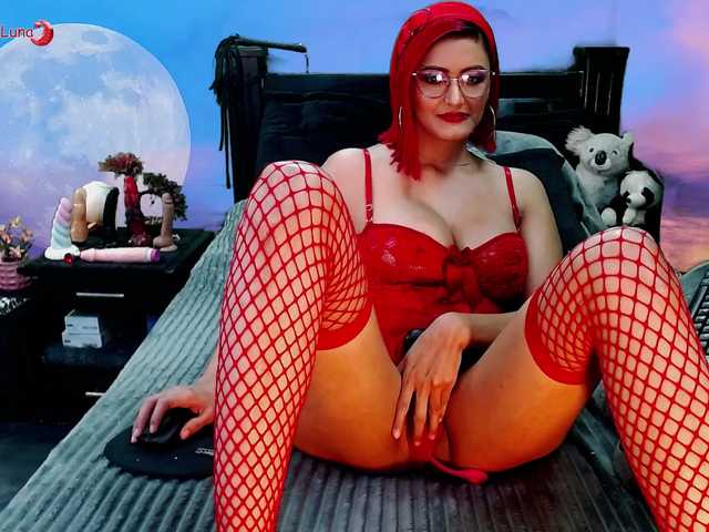 Hanna-Luna's BongaCams show and profile