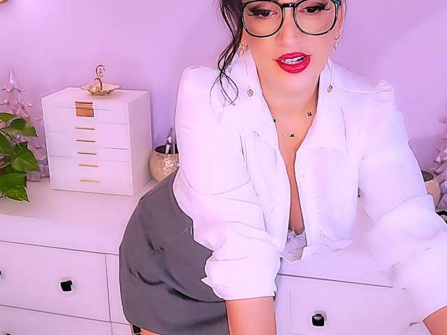 SeductiveMina's BongaCams show and profile