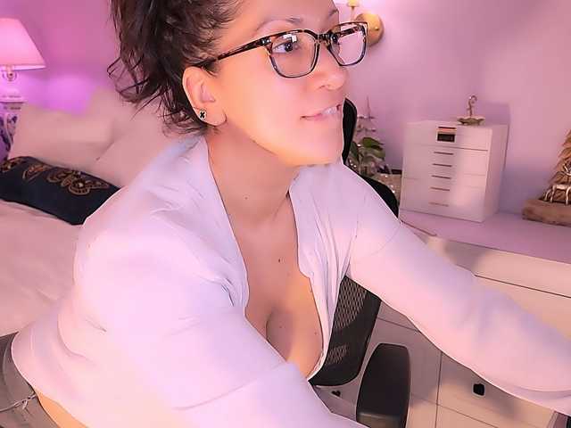 SeductiveMina's BongaCams show and profile