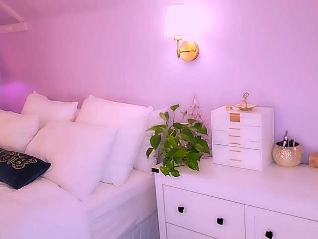 SeductiveMina's BongaCams show and profile