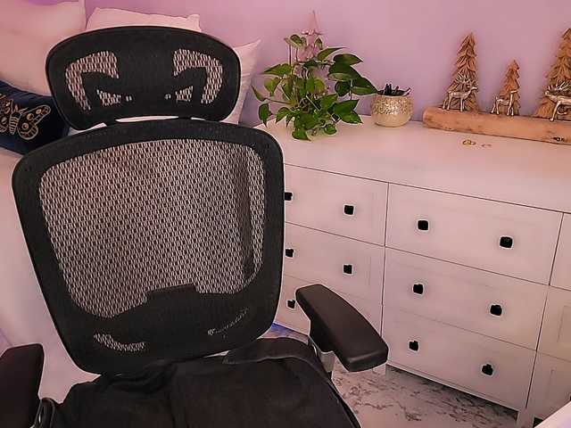 SeductiveMina's BongaCams show and profile