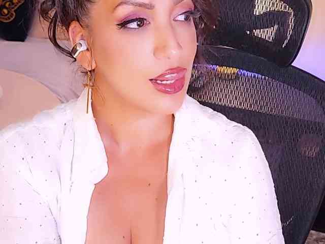 ExcitingWoman webcam