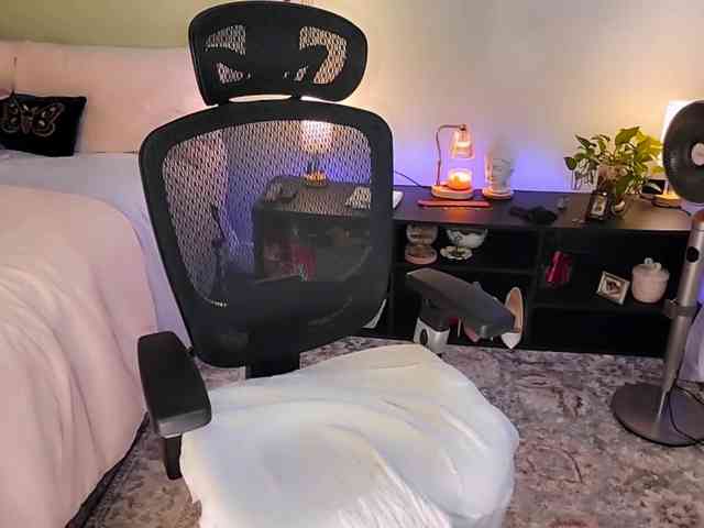 ExcitingWoman webcam