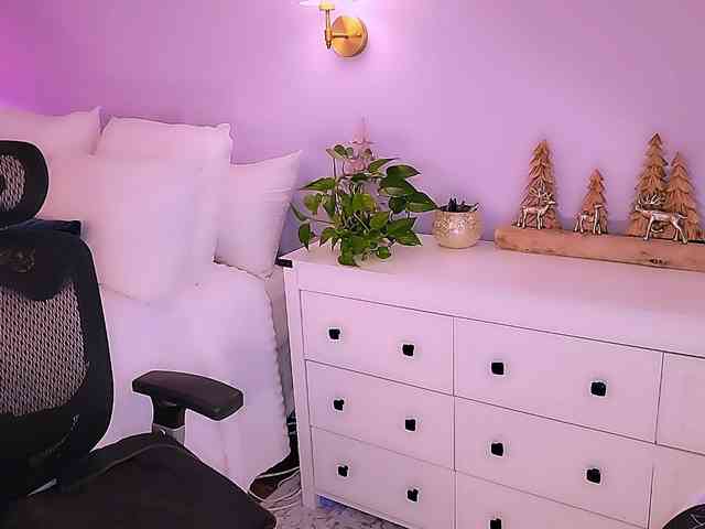 ExcitingWoman webcam