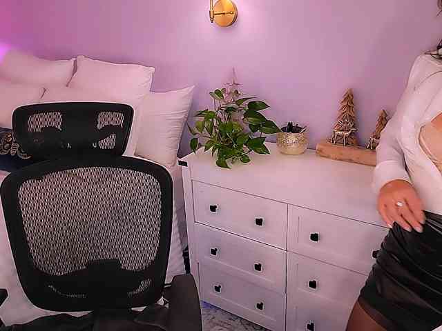 ExcitingWoman webcam