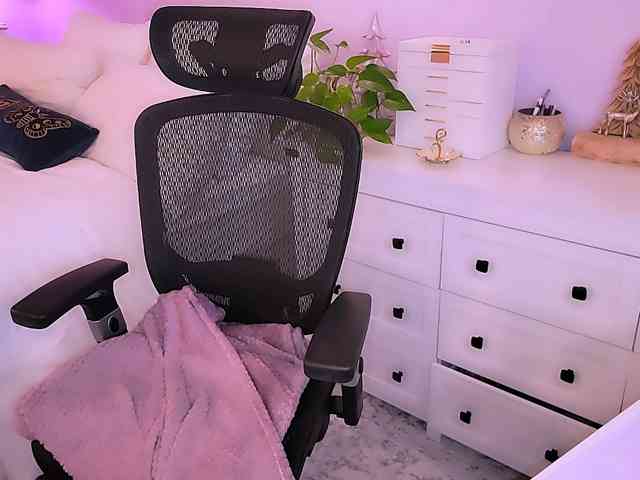 ExcitingWoman webcam