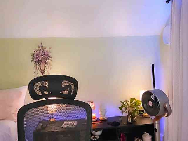 ExcitingWoman webcam