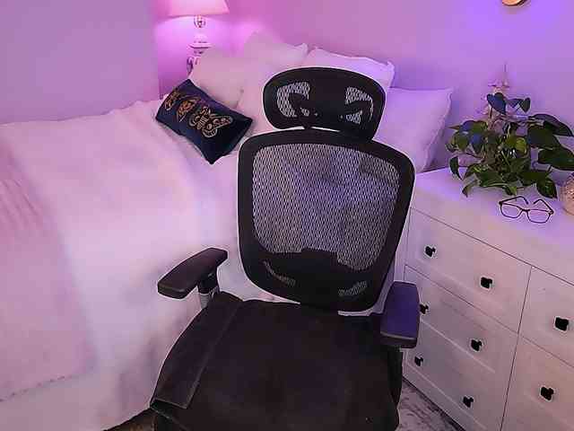 ExcitingWoman webcam