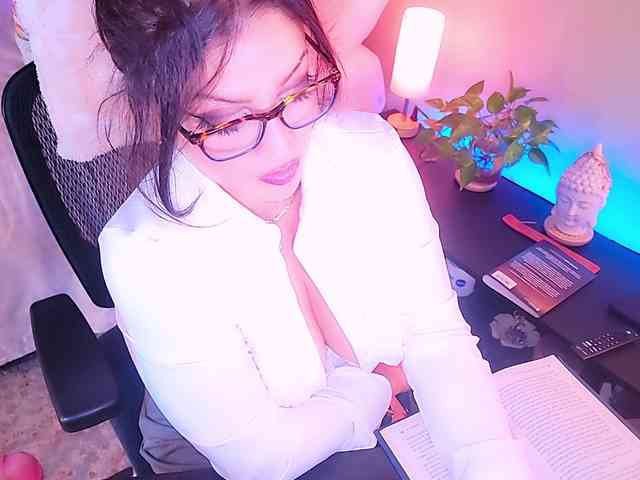 ExcitingWoman webcam
