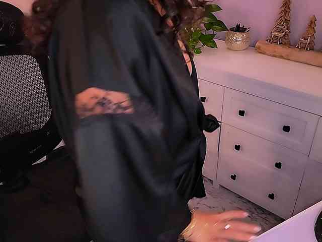 ExcitingWoman webcam