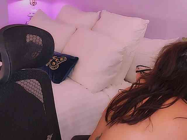 ExcitingWoman webcam