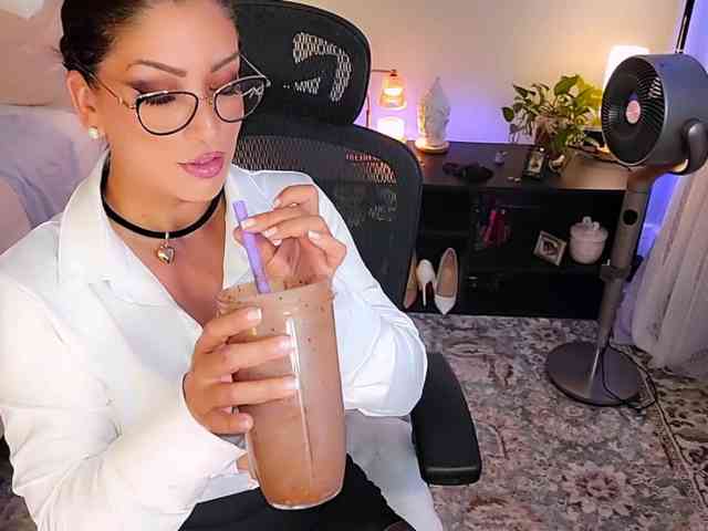 ExcitingWoman webcam
