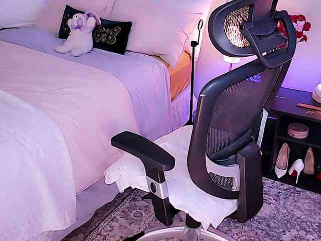 ExcitingWoman webcam