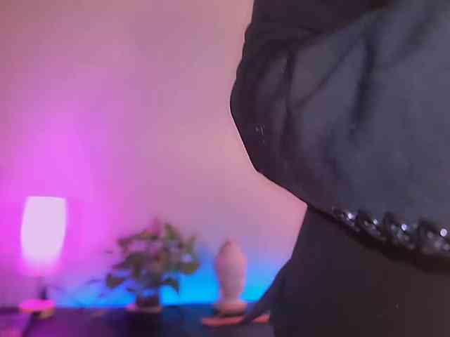 ExcitingWoman webcam