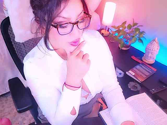 ExcitingWoman webcam