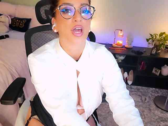 ExcitingWoman webcam
