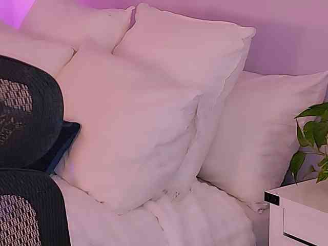 ExcitingWoman webcam