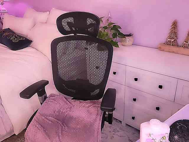 ExcitingWoman webcam