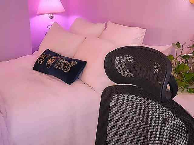 ExcitingWoman webcam