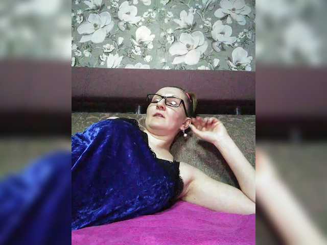 Zarevna's BongaCams show and profile