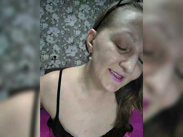 Zarevna's BongaCams show and profile