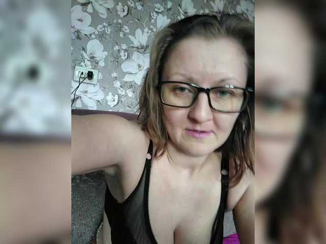 Zarevna's BongaCams show and profile