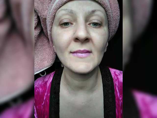 Zarevna's BongaCams show and profile