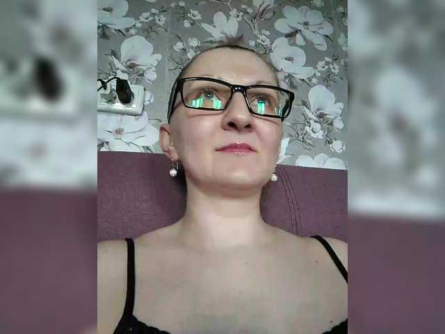 Zarevna's BongaCams show and profile