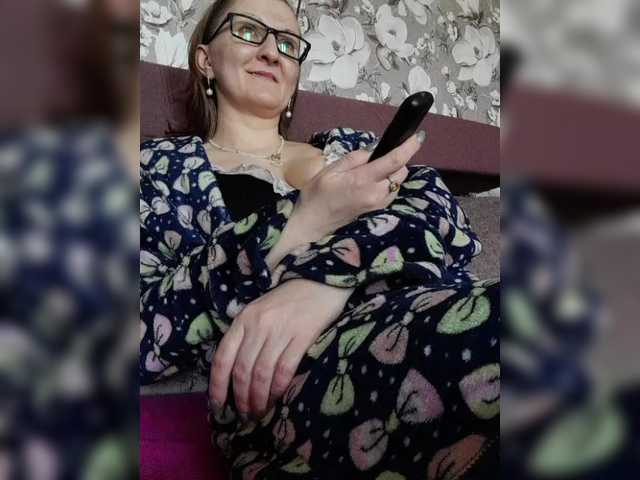 Zarevna's BongaCams show and profile