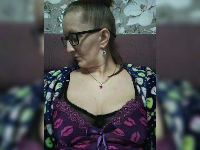 Zarevna's BongaCams show and profile