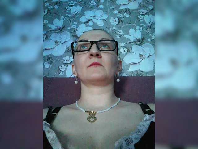 Zarevna's BongaCams show and profile